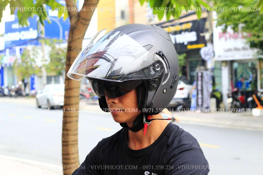 Mũ 3/4 KYT Venom Xám Đen